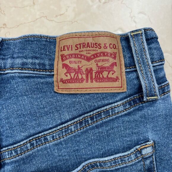 Levis Jeans Womens Sz 26 Ribcage Straight Ankle Blue Denim High Rise Button Fly - Picture 7 of 7